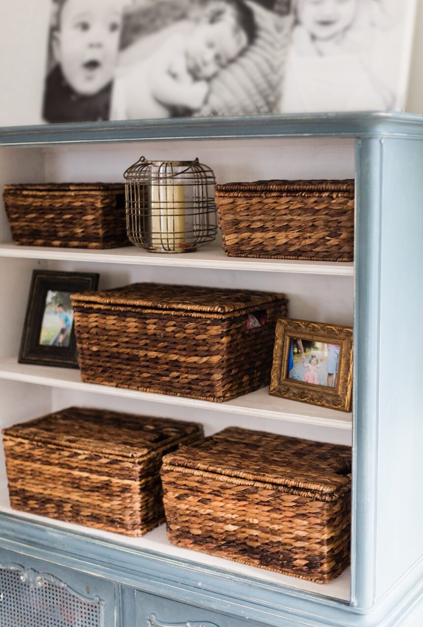 basket-storage-living-room-design