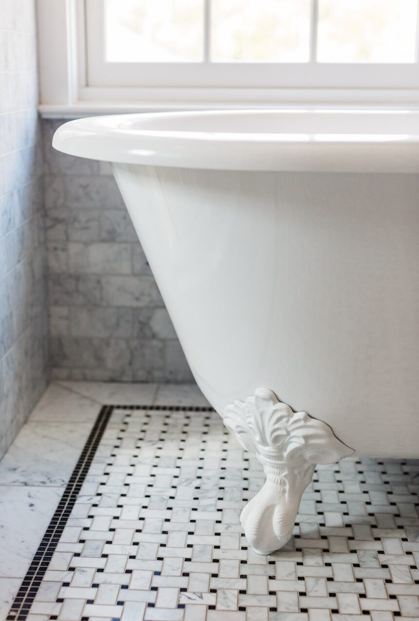 clawfoot-bathtub-detail-tile-floor-bathroom