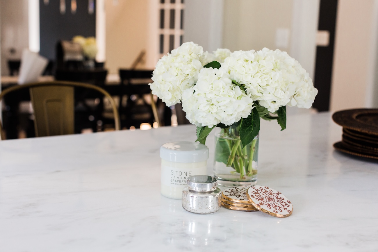 white-flowers-in-vase-kitchen-counter