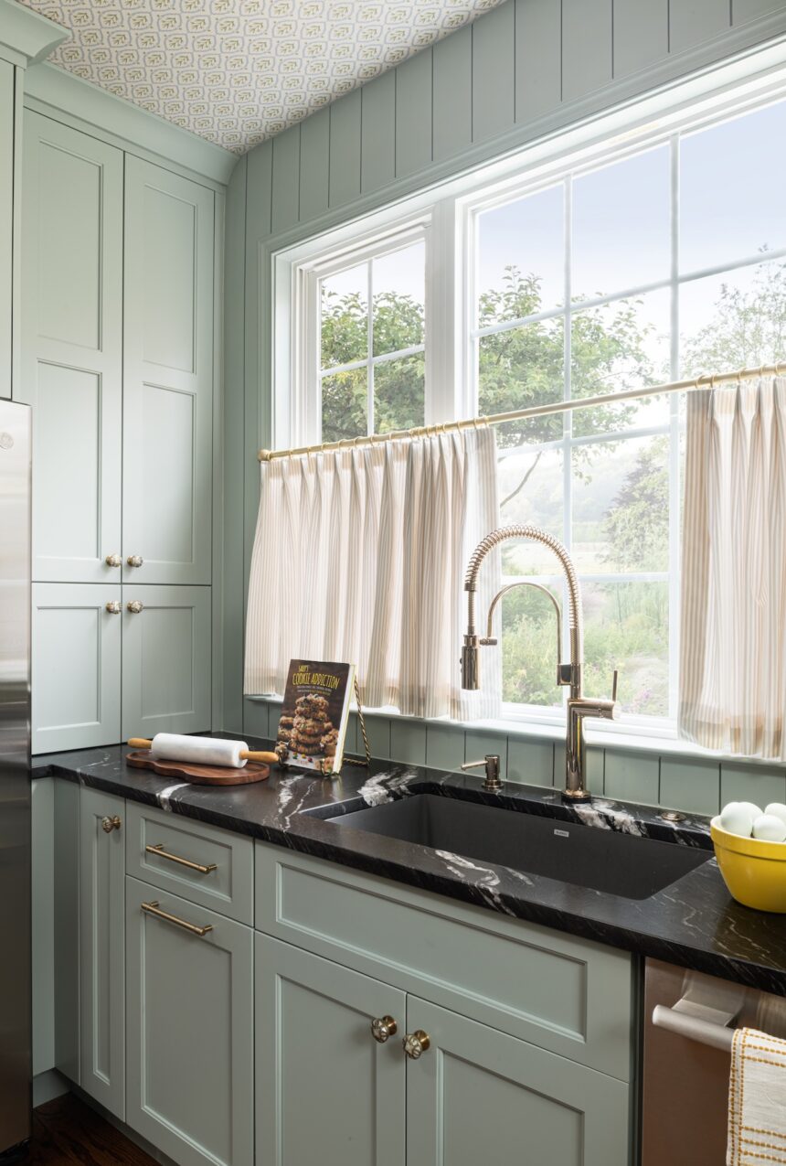 butlers-pantry-design-sage-green-cabinetry